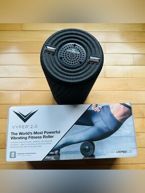 Hyperice Vyper 2.0 vibrating foam roller - black - like new